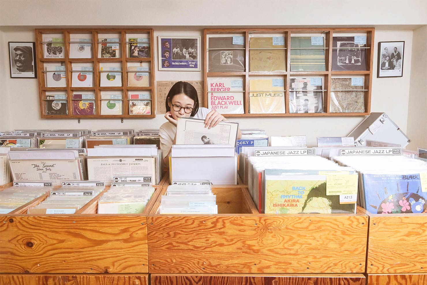 miuさん、今日はどんなレコードを選ぶのだろうか