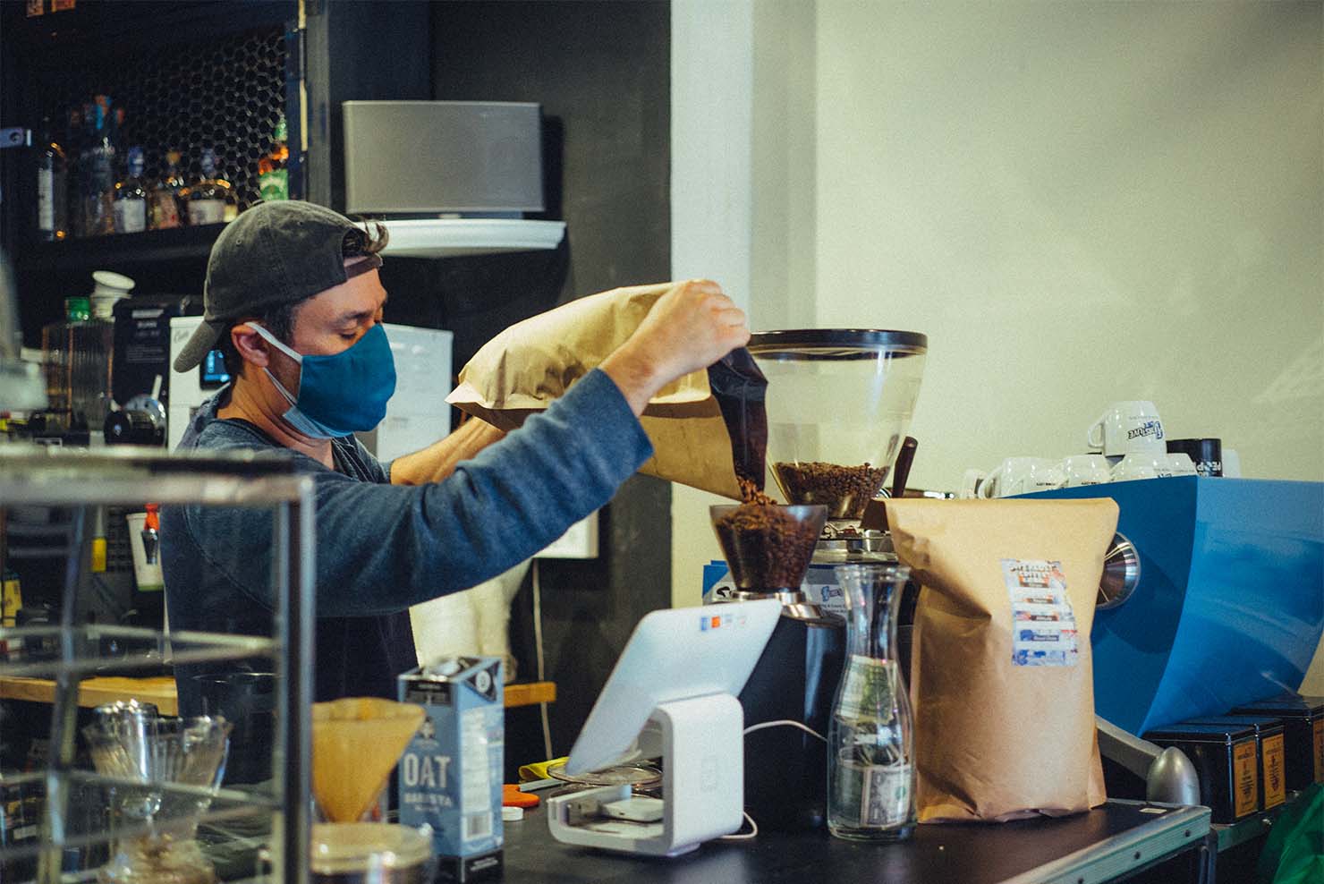 コーヒーを淹れるDanny Garcia