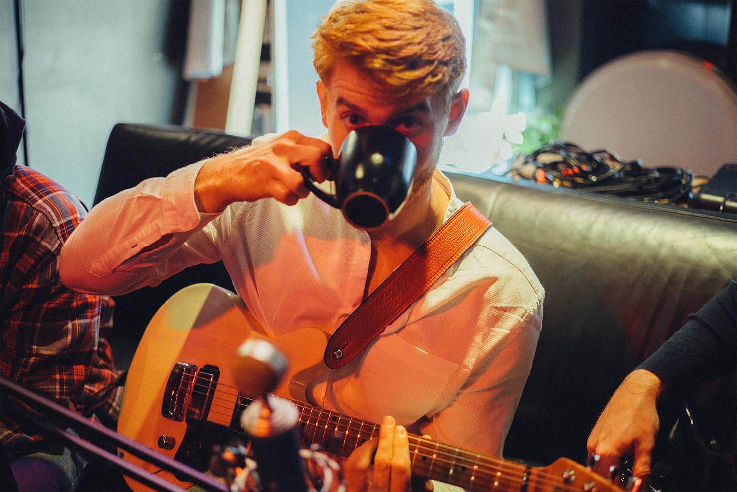 コーヒーを飲むNeal Rosenthal