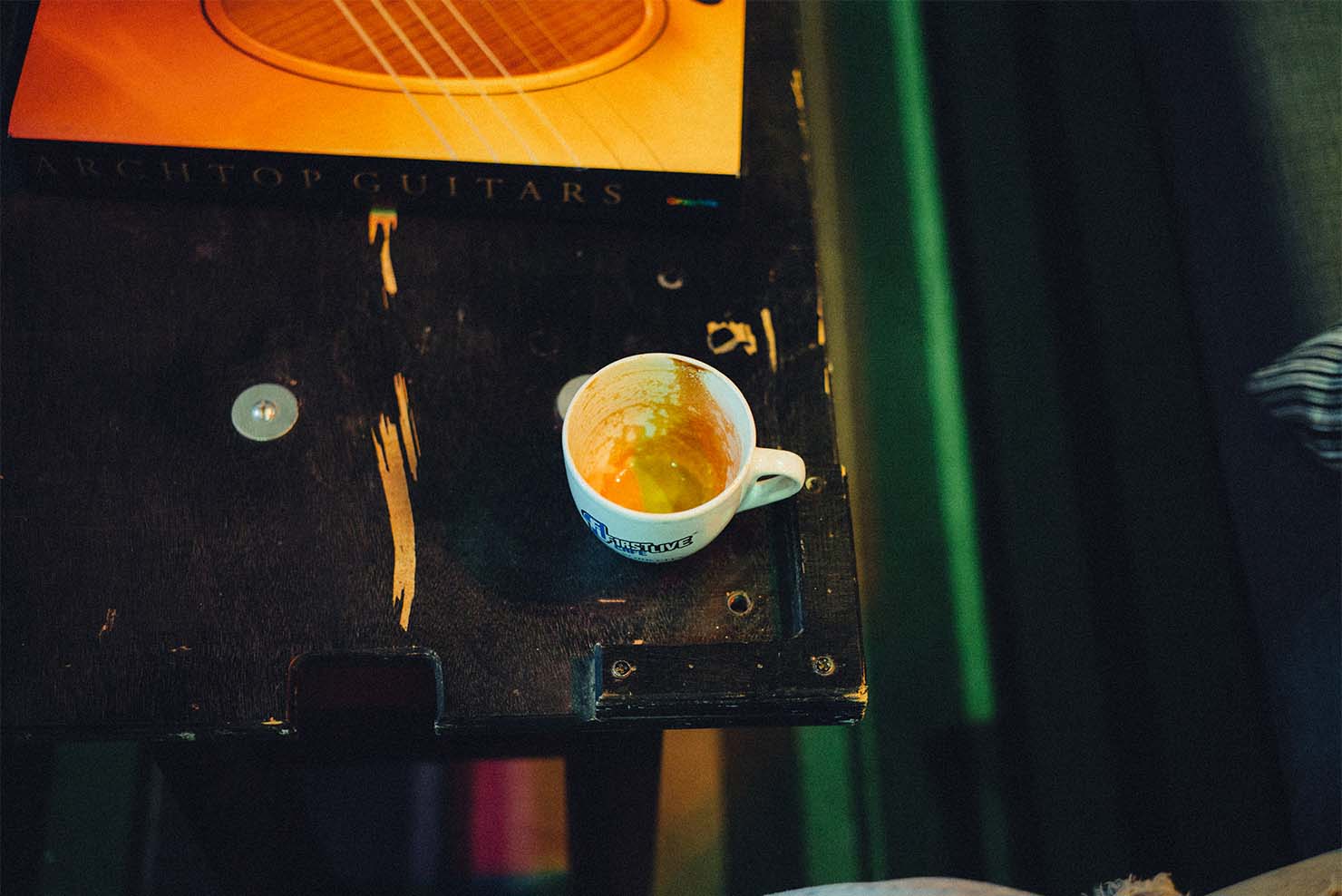 コーヒーを飲み切ったカップ