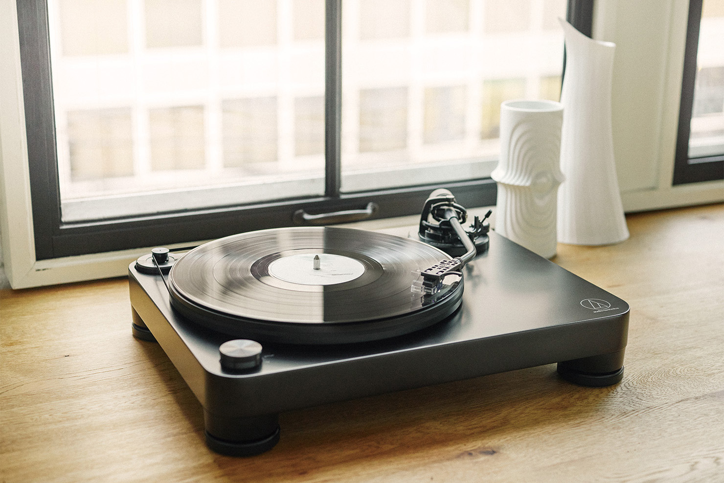 AT-LP7