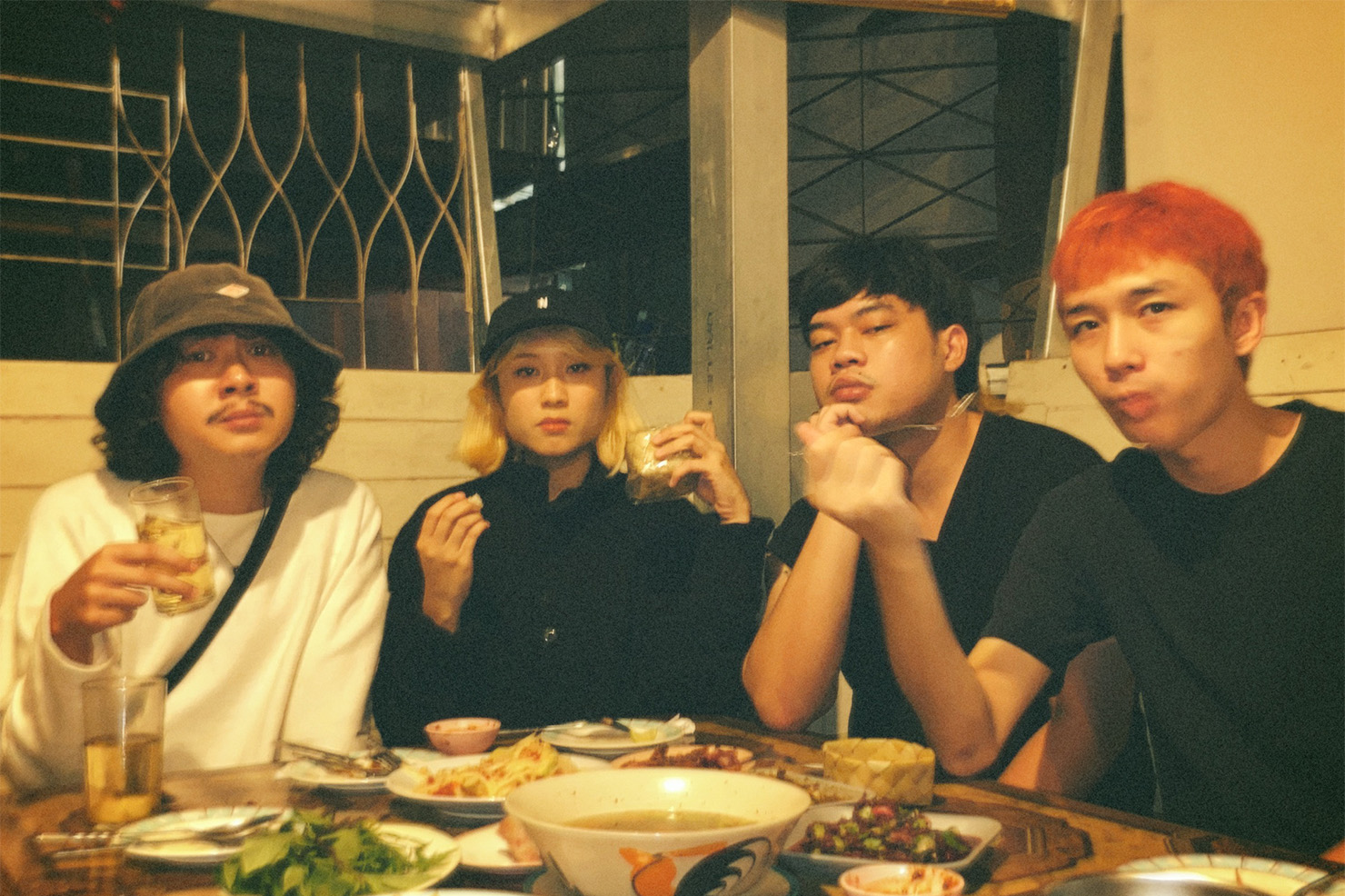 YONLAPAメンバー（右からGun、Noina、Fewchy、Nawin）。