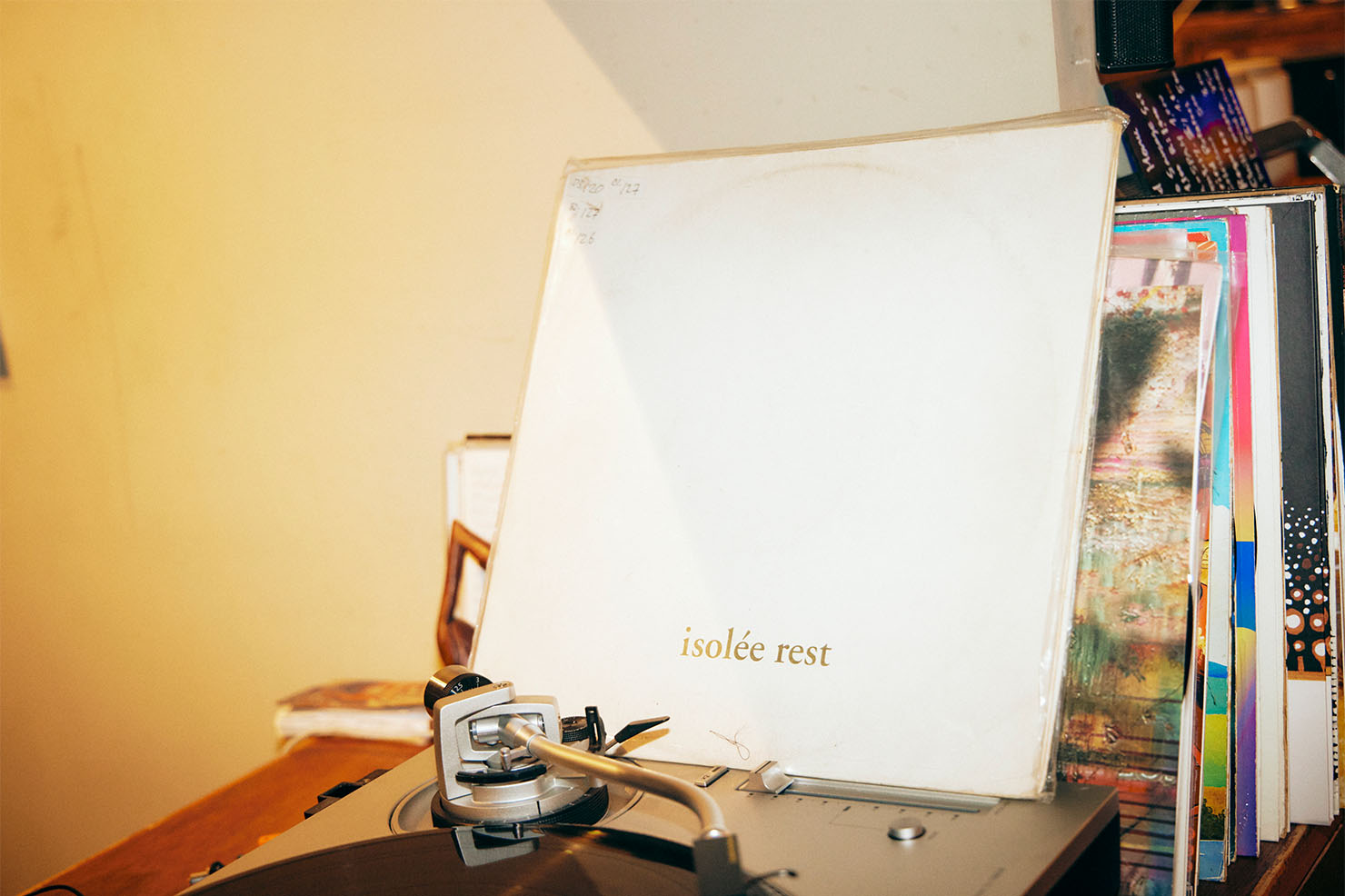 「VM760SLC」 で視聴　Isolée 『Rest』 収録曲 「Tout Se Complique」