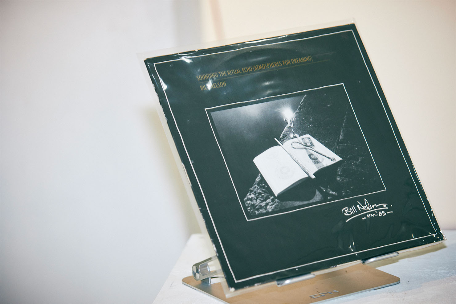 「VM520EB」 で視聴　Bill Nelson 『Sounding The Ritual Echo（Atmospheres For Dreaming）』 収録曲 「My Intricate Image」