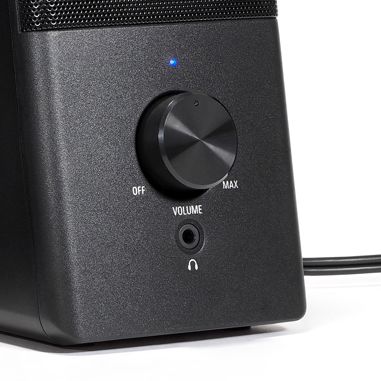 前面が電源のオン／オフスイッチを兼ねた音量ダイヤルとヘッドホン端子