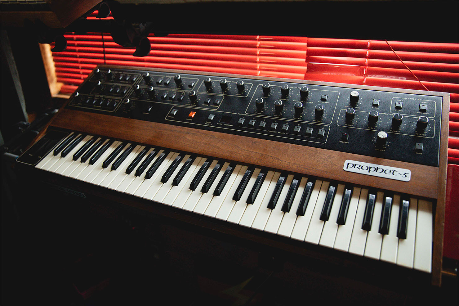 坂本龍一も愛したSEQUENTIALのアナログシンセProphet-5。