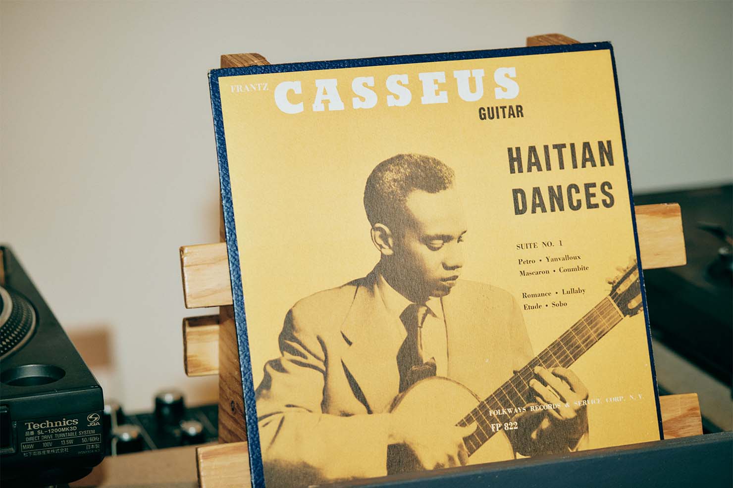 「VM540ML」で視聴 Frantz Casseus『Haitian Dances』 収録曲 「Lullaby」