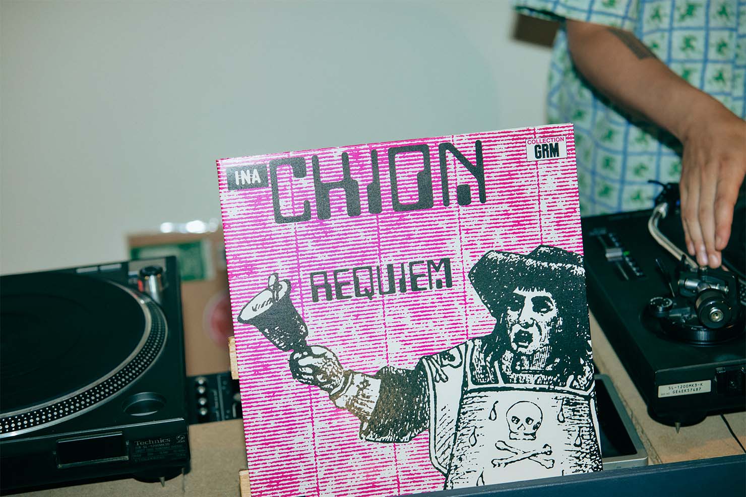 「VM510CB」で視聴 Michel Chion 『Requiem』 収録曲 「Libera Me」