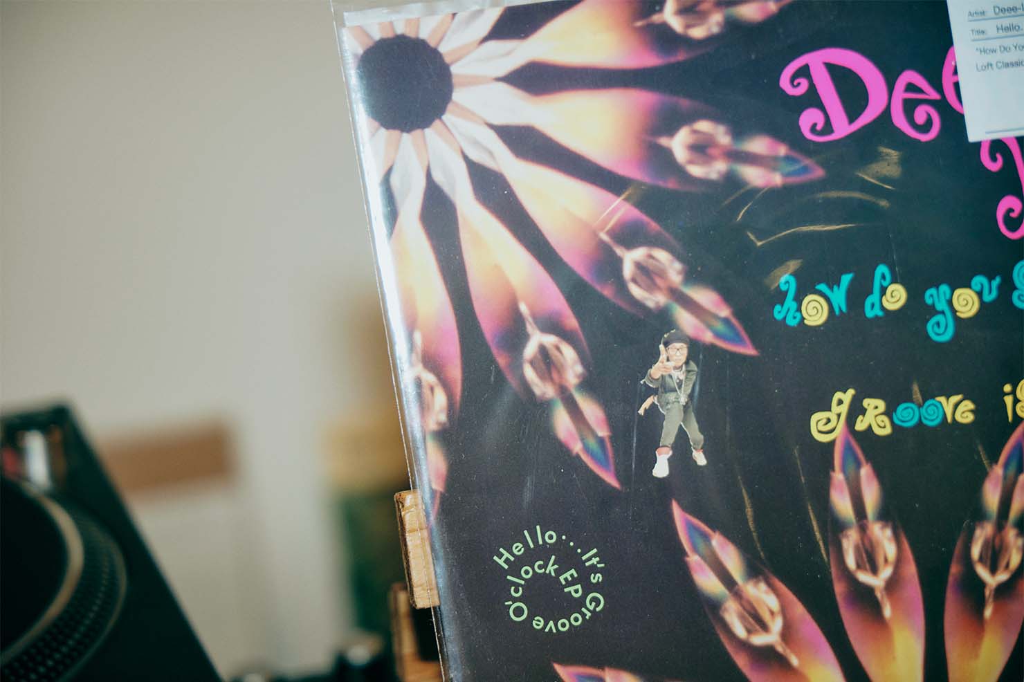 「VM510CB」で視聴 Deee-Lite 『Hello...It's Groove O'Clock』 収録曲 「How Do You Say...Love」