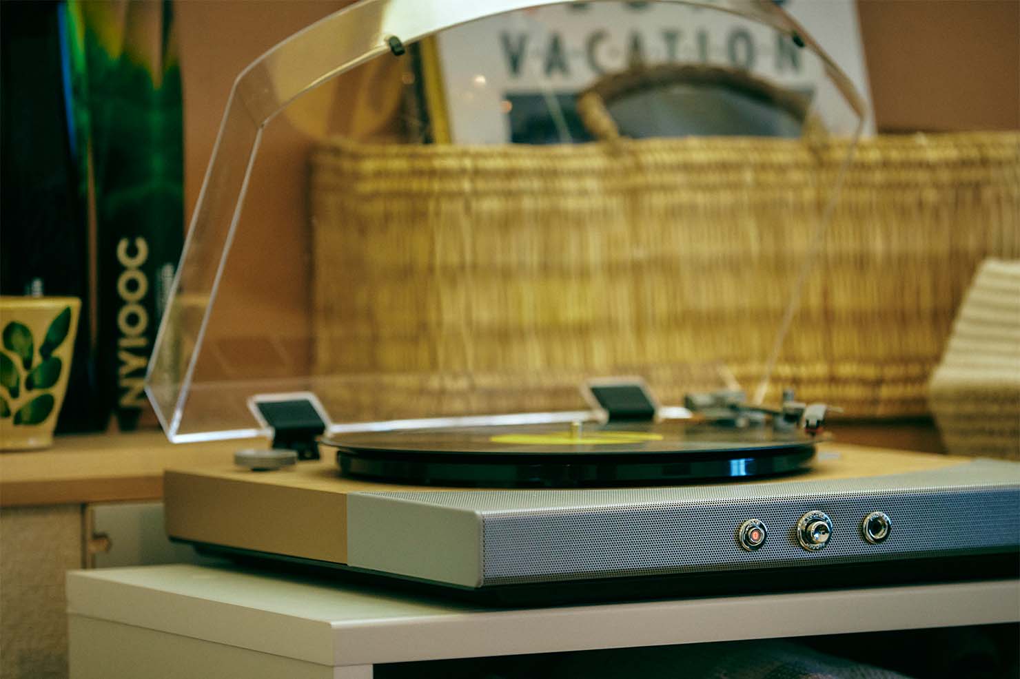 ファーマーズマーケットのついでにFace Records MIYASHITA PARKで買ったレコードプレイヤー