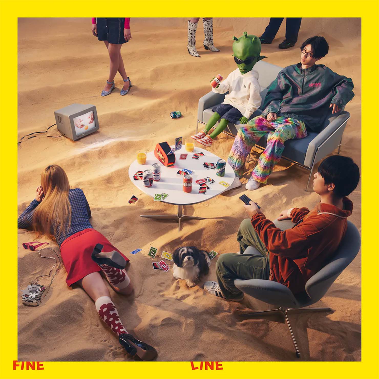 2023年5月にリリースされたパソコン音楽クラブ の4thアルバム『FINE LINE』。 “宇宙人のいる生活”をテーマに、ダンスミュージックとポップミュージックが交錯する洗練された音世界を展開。 フィーチャリングにchelmico、MICO（ex.SHE IS SUMMER, GIRLS FIGHT CLUB)、林青空、The Hair Kid（MilkTalk）、髙橋芽以（LAUSBUB）、ナレーションに小里誠 a.k.a Francisを迎えた全13曲を収録。 