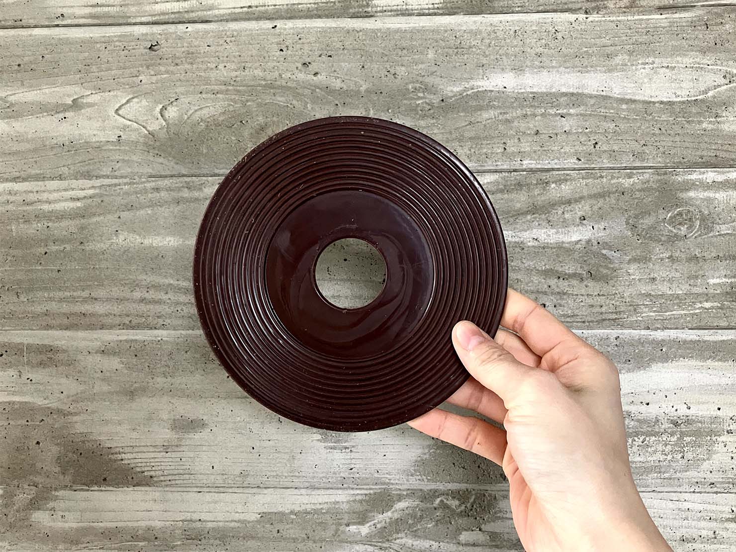 本物のレコードのように溝がしっかり刻み込まれています