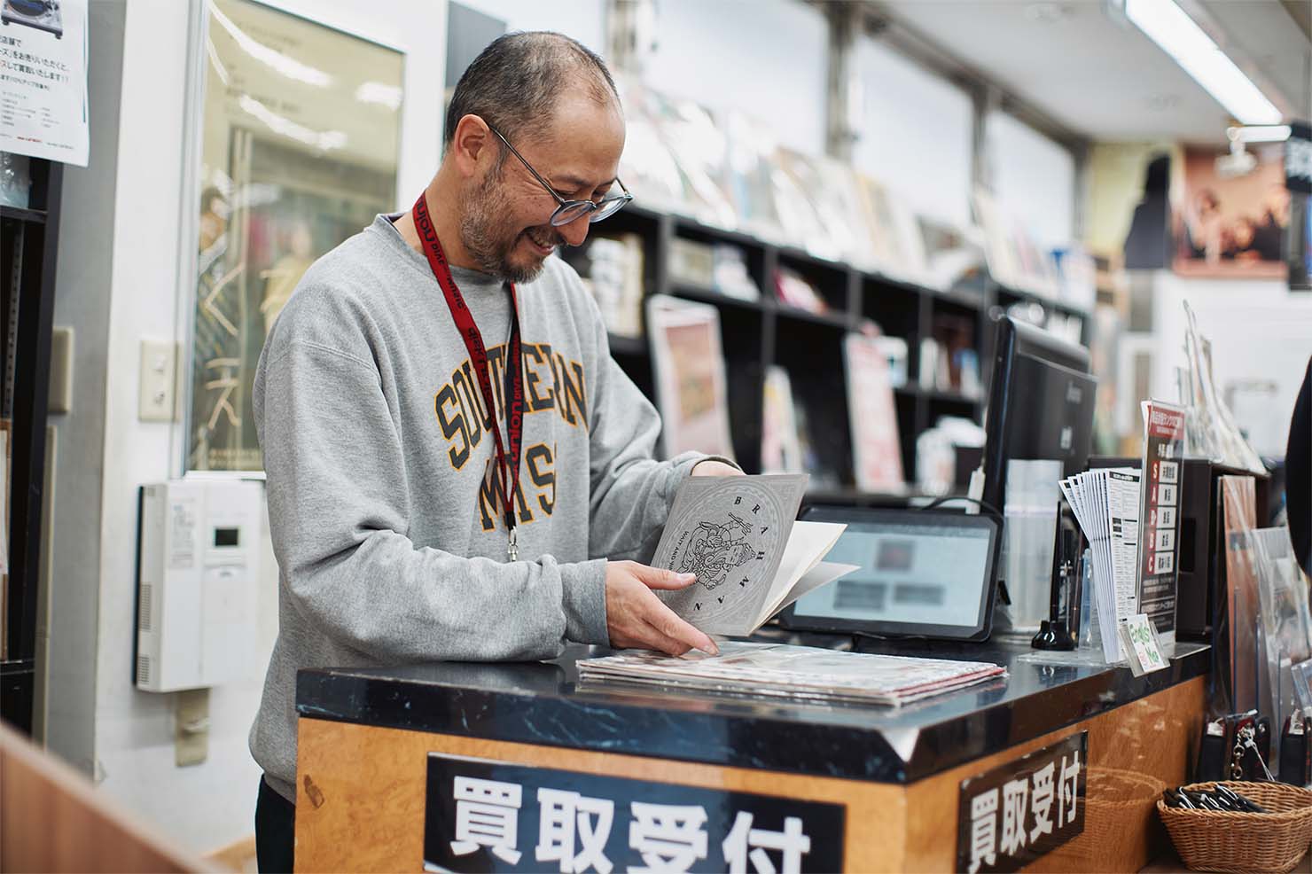 査定中も盛り上がる音楽談義