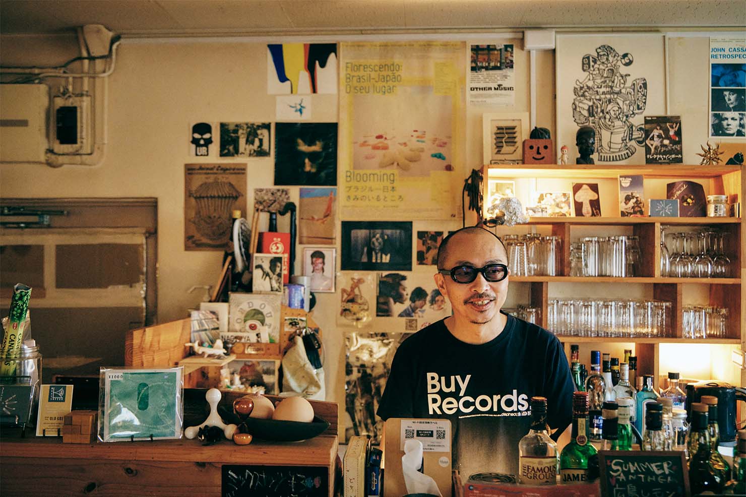 OUT RECORD店主の曽田さん。
