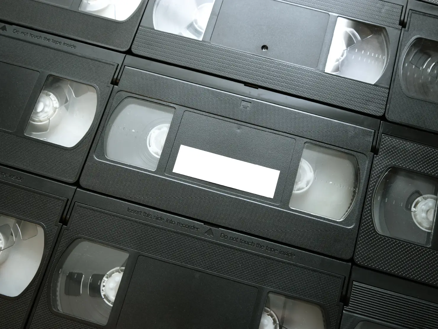 昔のVHSやベータマックスのビデオデッキに用いるテープには、「Hi-Fi」と記された上級テープがありました