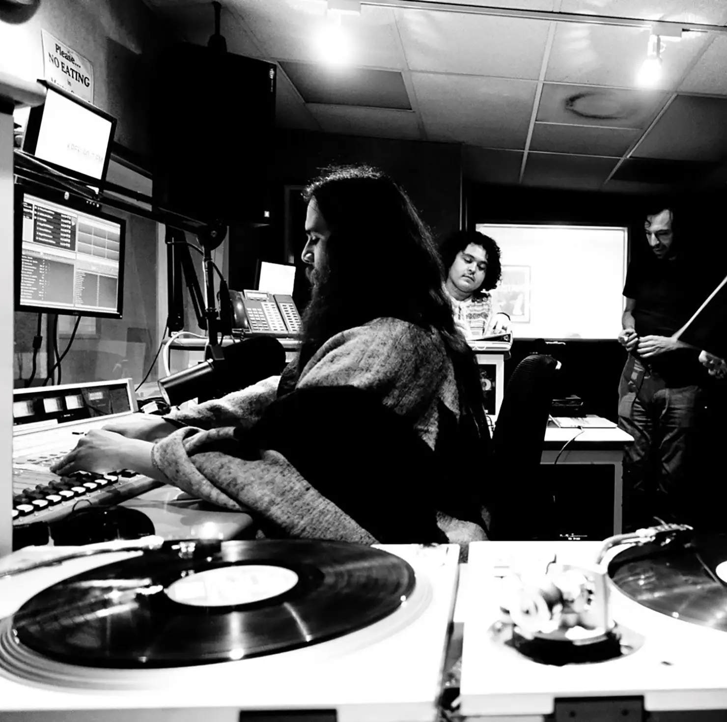 カルロス・ニーニョ（写真：KPFK, Los Angeles by Theo Jemison）