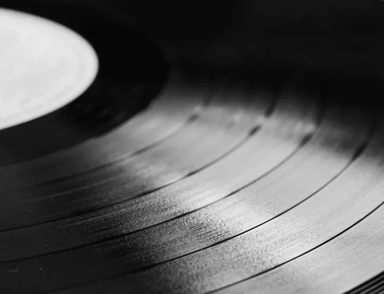 レコードクリーニング液に違いはある？それぞれの特徴と正しい使い方