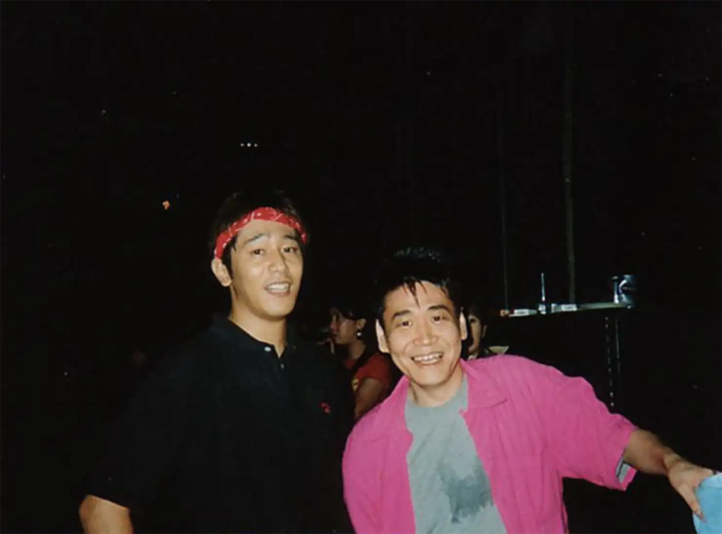 2001年「Back To The 80’s 東亜 Vol.1」開催時の仁さん（左）とダンスパートナーだった八日市憲宏さん（右）（提供：小畑仁／「BACK TO THE 80’s東亜」事務局）