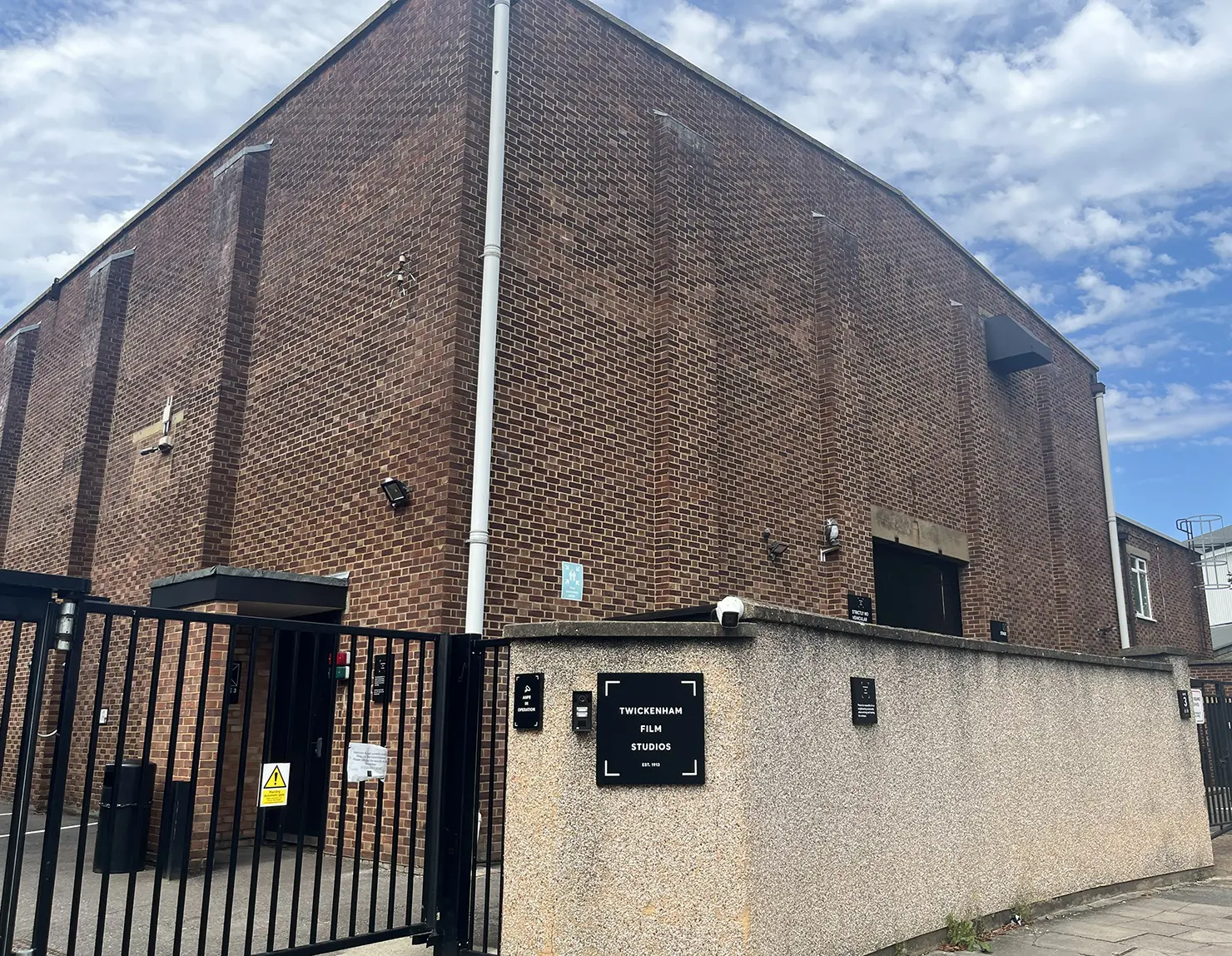 ゲット・バック・セッション前半が行われたTwickenham Studios（トゥイッケナム・スタジオ）