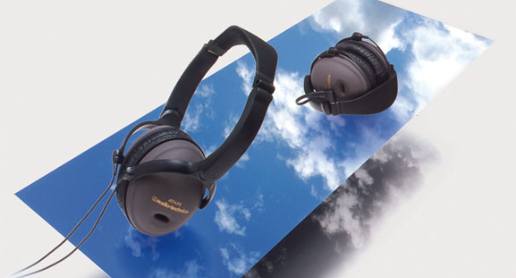 アウトドア・ユーズには、折りたためる<br>ヘッドホンATH-F5を発売しました。