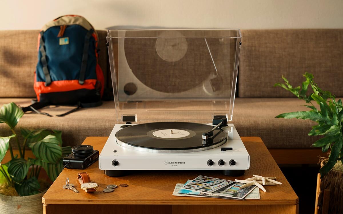 AT-LP60XBT WW：使用イメージ机上