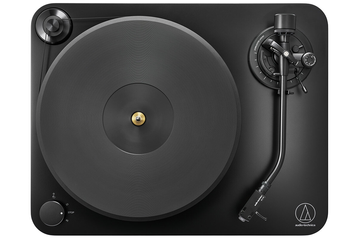 AT-LP7X：40mm厚の高剛性MDFキャビネット