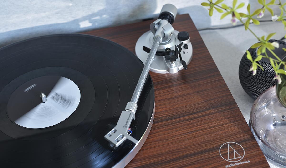 AT-LPW50BT RW(レコードプレーヤー)：⽊製キャビネット