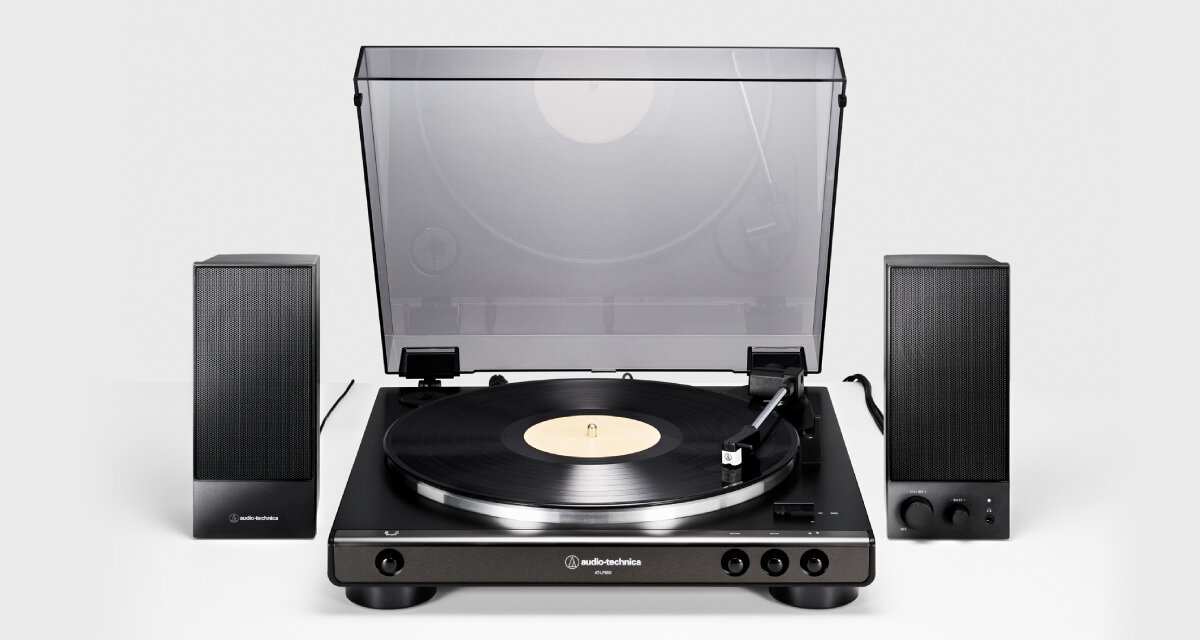 AT-SP105：&phi;3.5mmアナログ出⼒のあるレコードプレーヤーに接続可能